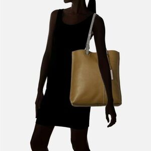 NWOT Leather Vince Camuto Tumbled Casia Tote Large